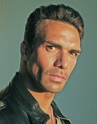 Darren Shahlavi