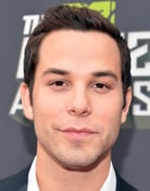 Skylar Astin